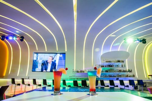 Temptation Cancun Resort | Score Sports Bar Drinks